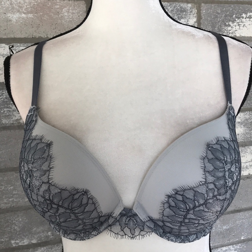 Victoria’s Secret very sexy push-up bra size 36D